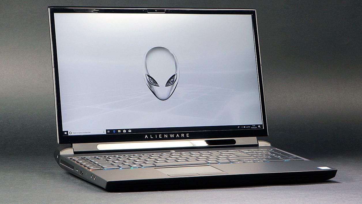 Dell-Alienware-Area-51m-n00aw51m11-3-4-face.jpg