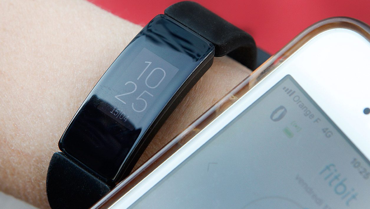 Test Fitbit Inspire HR : le bracelet connecté qu'il vous faut pour une  remise en forme