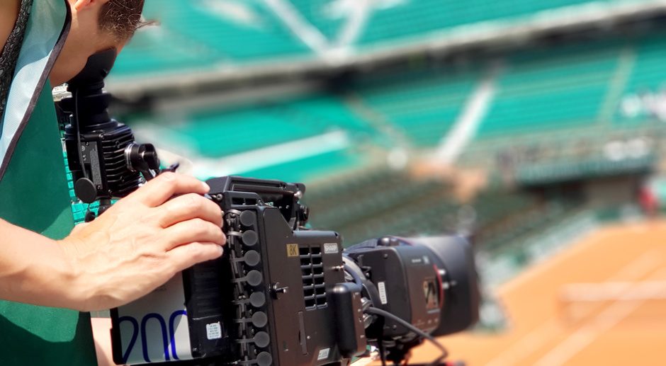 France Télévisions a expérimenté la diffusion de matchs de tennis en 8K et en différé en 2018.