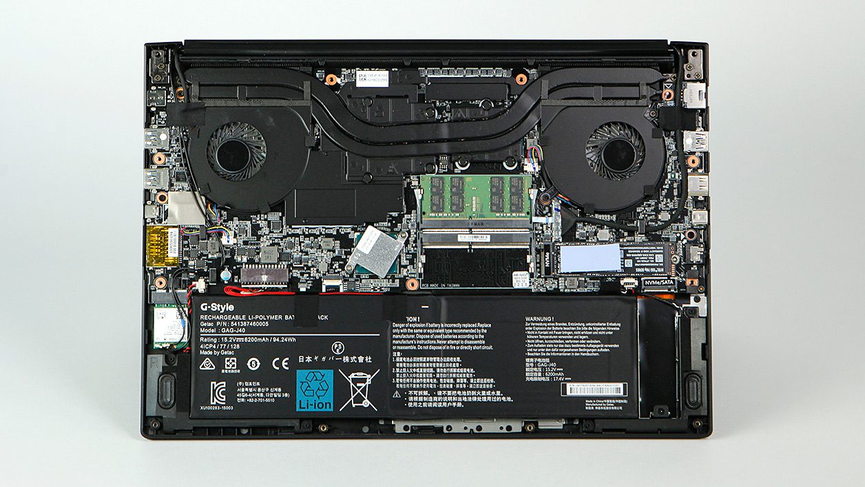 Gigabyte-AERO-15-X9-inside.jpg