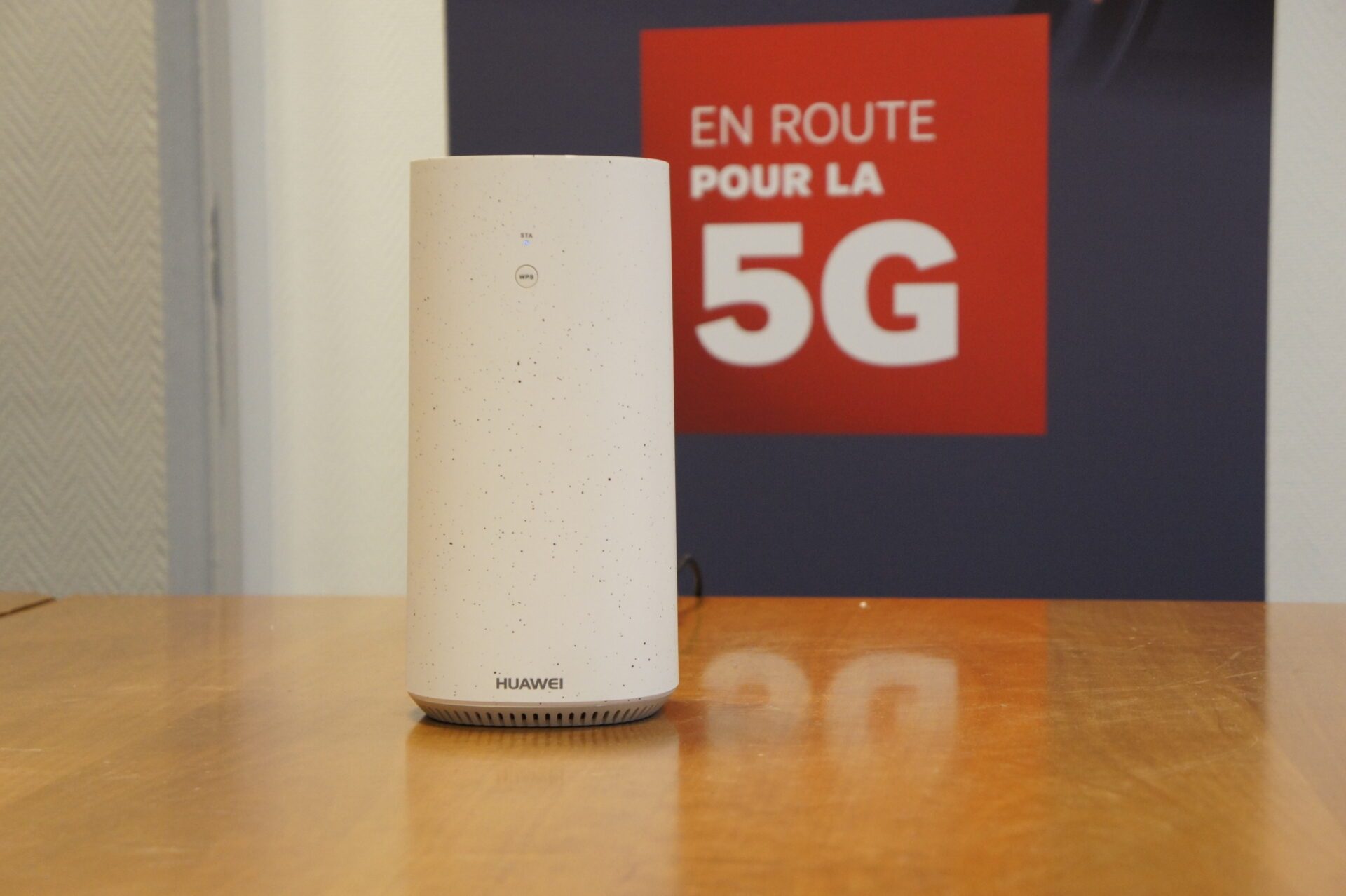 Ce routeur pré-commercial de Huawei est utilisé actuellement dans les tests d'Orange, Bouygues Telecom et SFR pour tester la 5G.