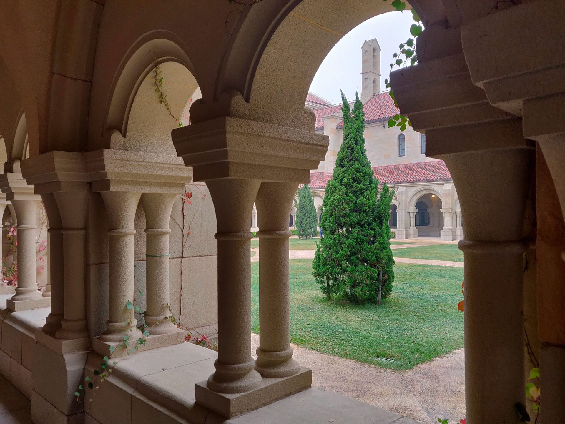 Un cloître bourguignon.