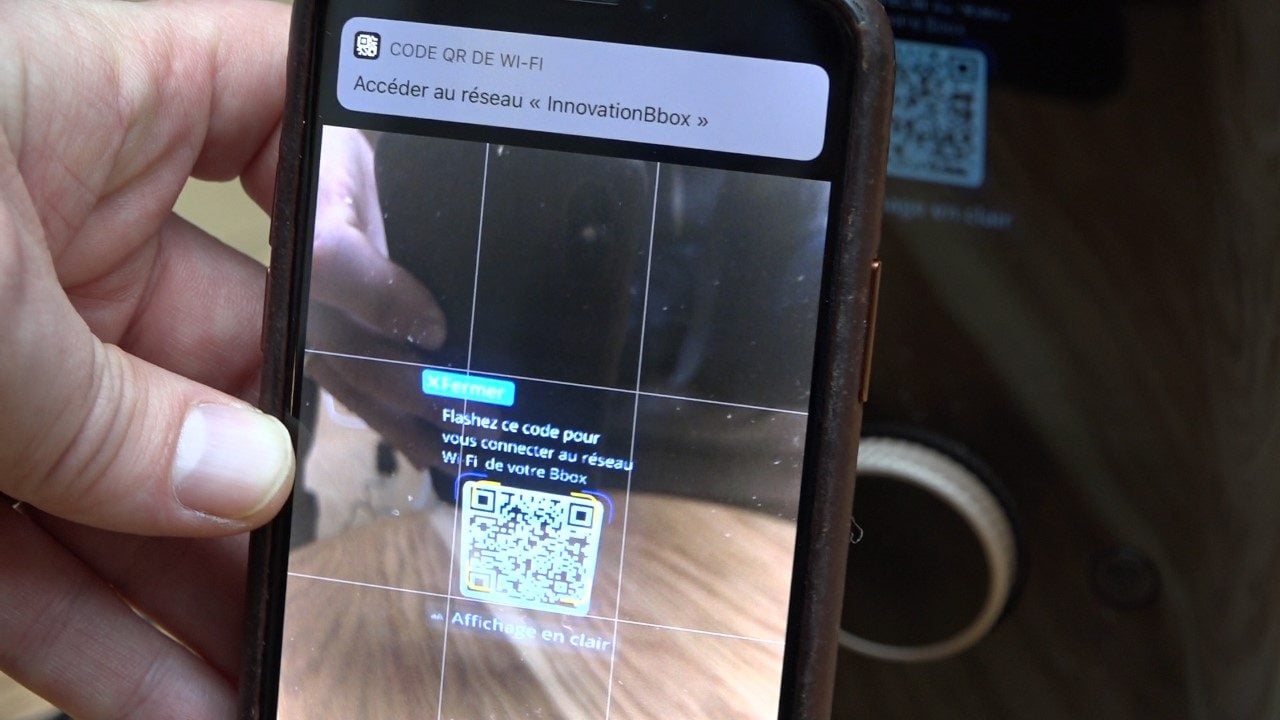 Un QR code apparaît sur l'écran de la box pour appairer facilement son smartphone.