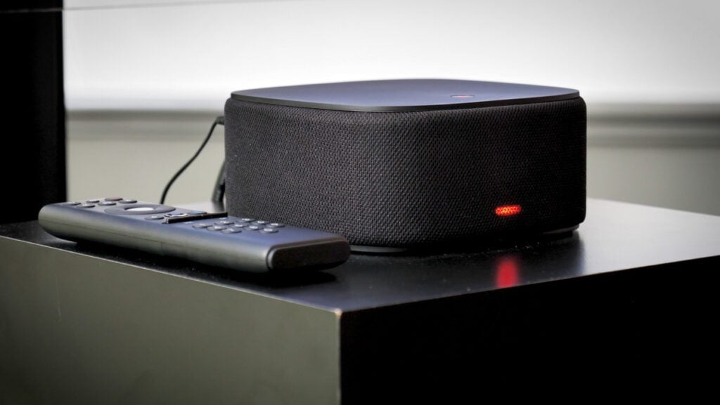 Un an après sa sortie, la SFR Box 8 intègre enfin l’assistant vocal Alexa