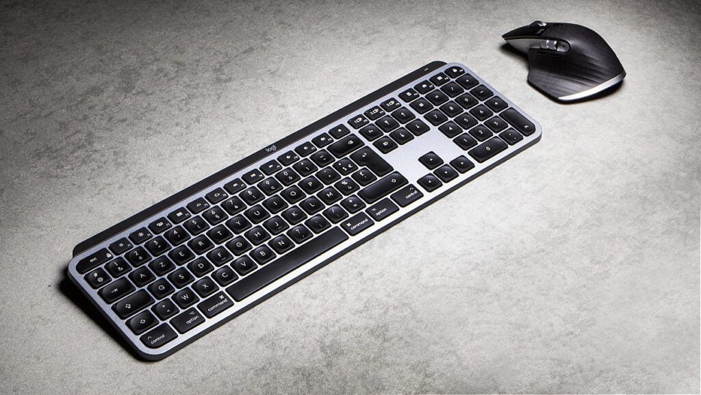 Logitech G19 Keyboard - Fiche technique 