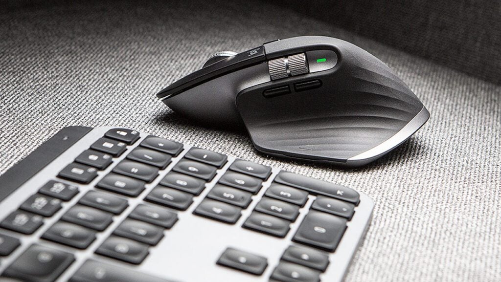 Test : Logitech Lift, la souris ergonomique qui veut du bien à vos poignets