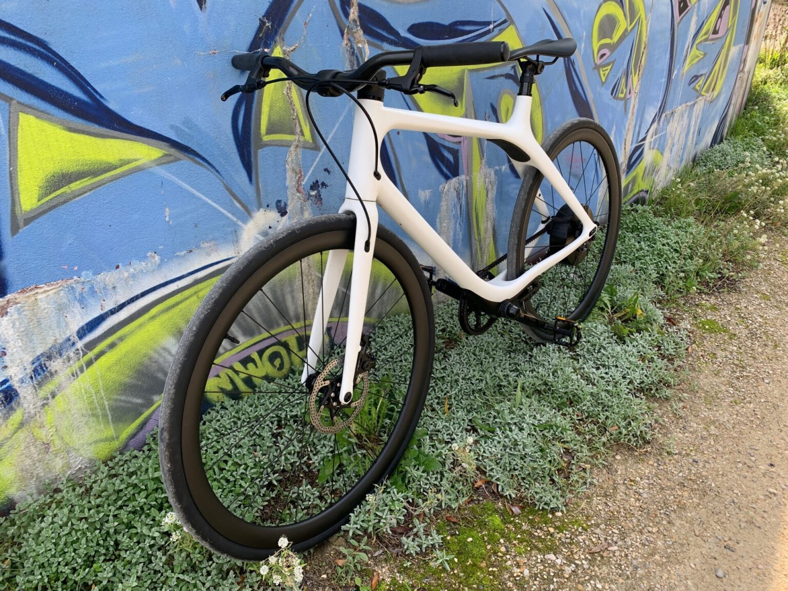 Gogoro Eeyo 1S on a testé le vélo électrique le plus léger de la planète — free download