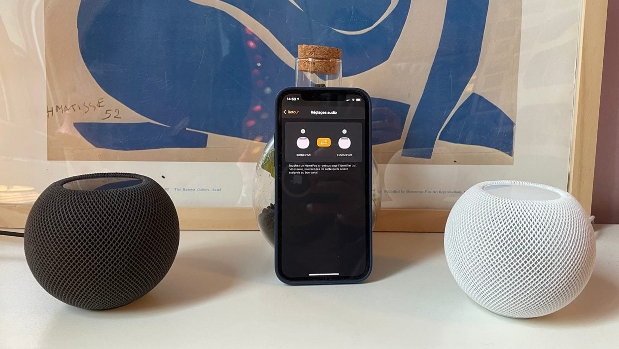 Placez deux HomePod mini dans la même pièce dans l'application Maison et il vous sera proposée de les associer pour un effet stéréo.