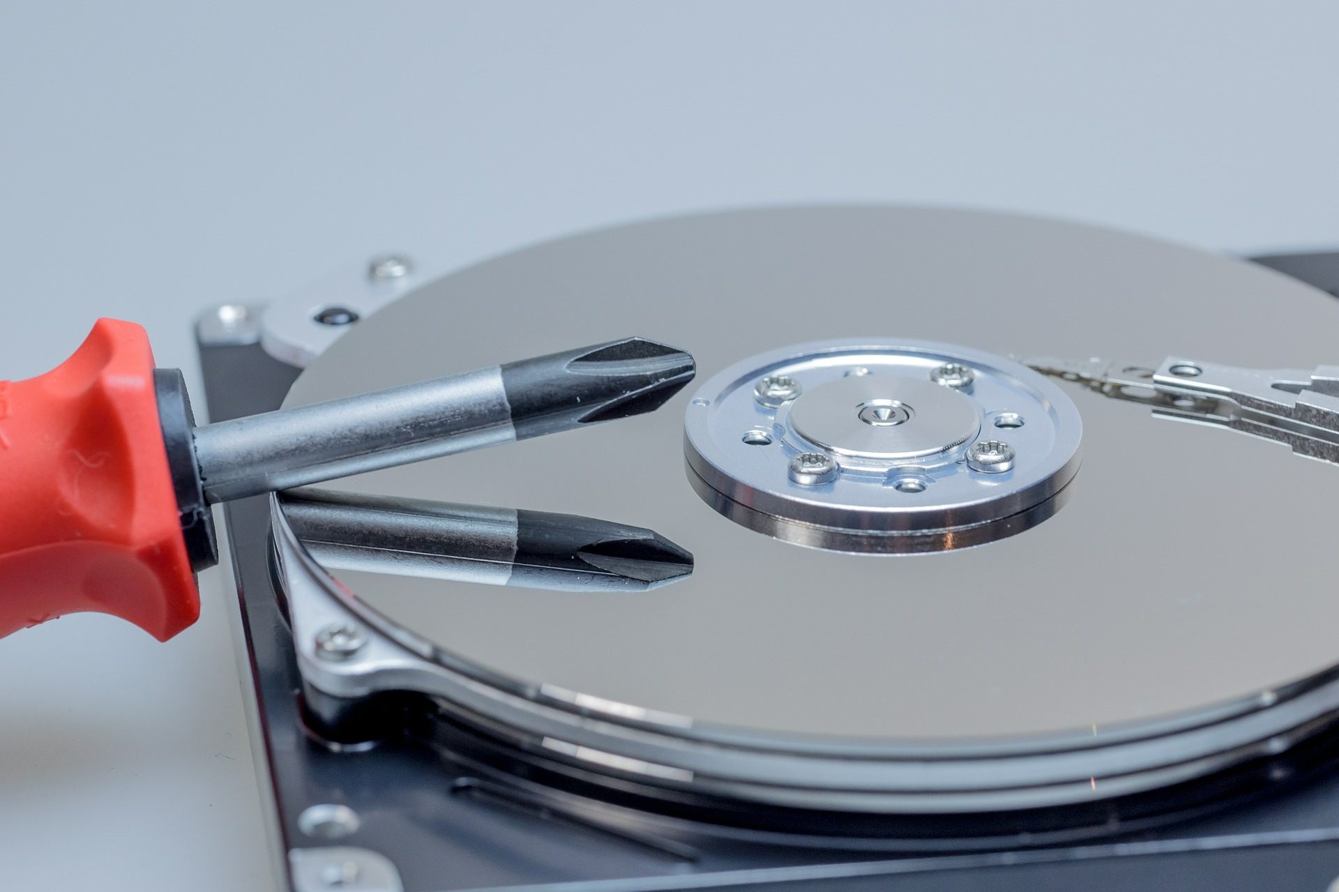 Clé USB, DVD, disque dur… quel est le meilleur support de stockage pour vos  données à (très) long terme ? 