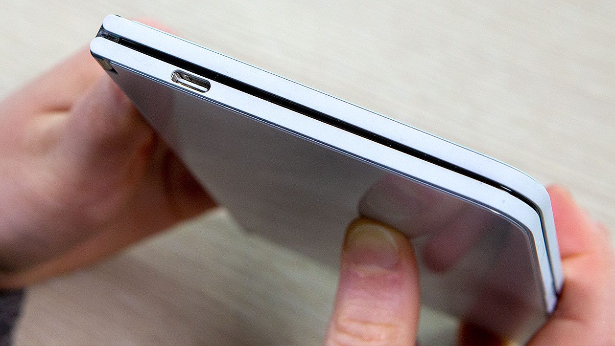 Le Surface Duo se recharge par USB Type-C