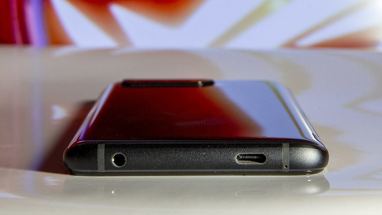 Asus ROG Phone 5 : on a essayé le smartphone de l'excès, avec 18