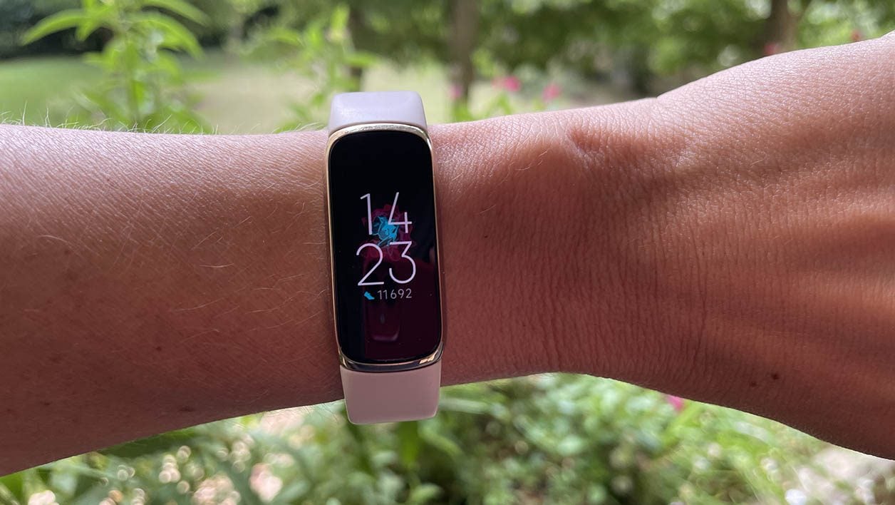 Comparatif Fitbit Luxe contre Fitbit Charge 5 
