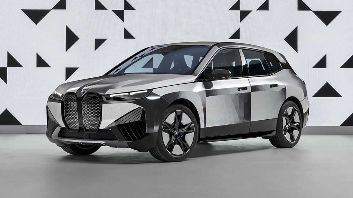 BMW présente une technologie qui permet de changer la couleur de sa voiture  en quelques secondes