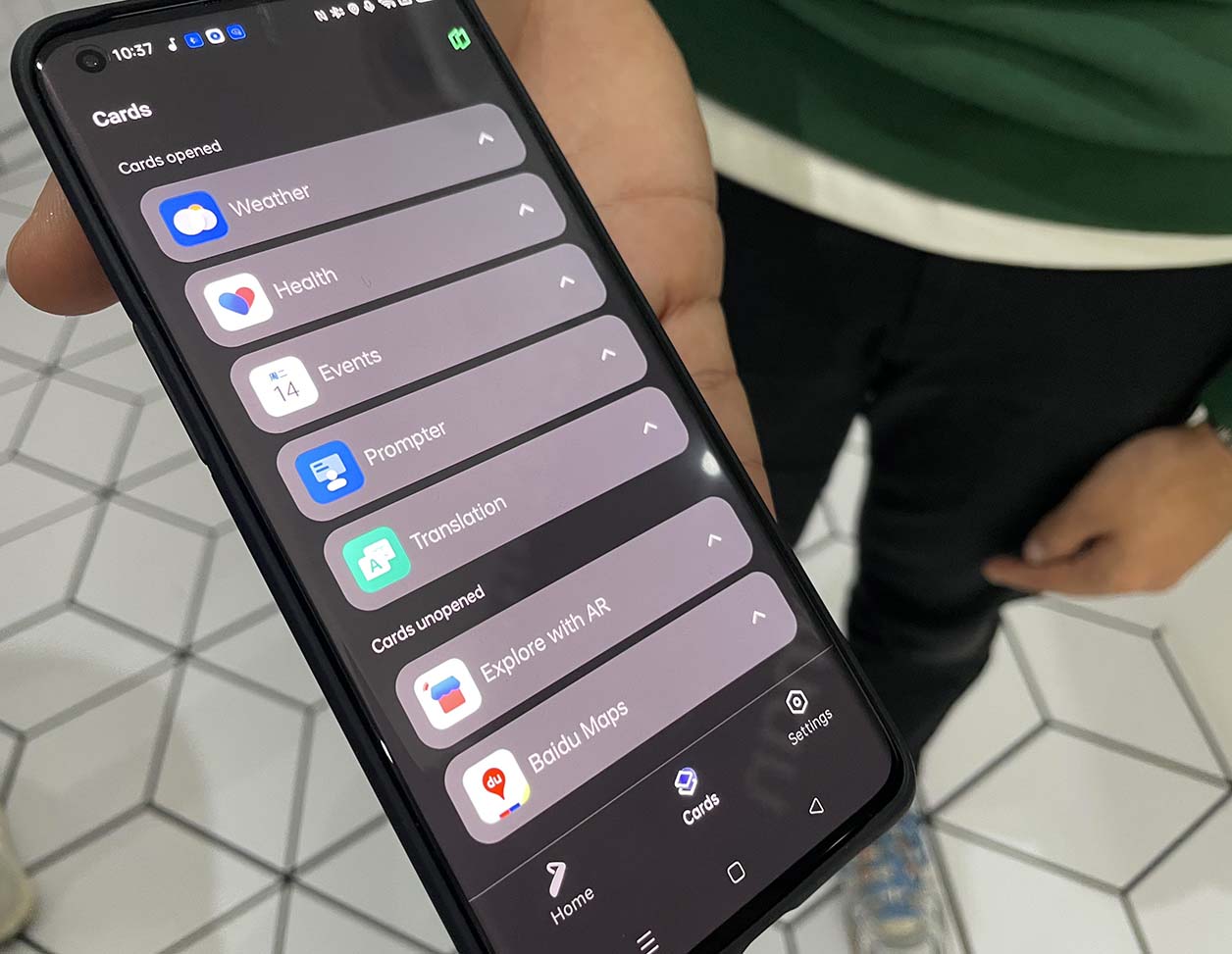 Les contenus tournent sur le smartphone auquel les lunettes sont connectées en Bluetooth.