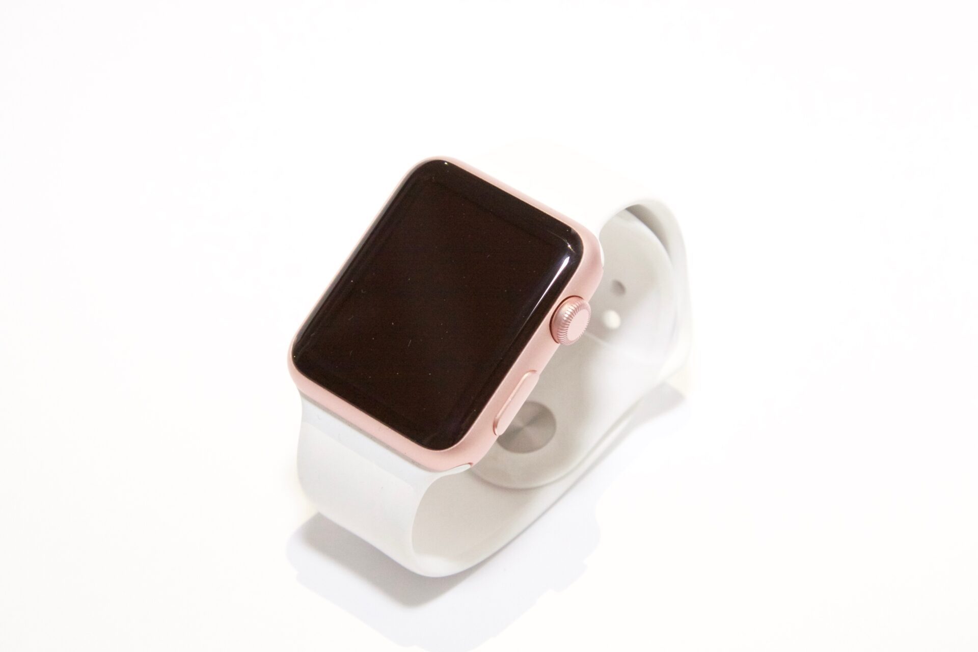 Apple Watch Series 7 : La montre connectée est enfin à prix réduit,  profitez-en avant la rupture 