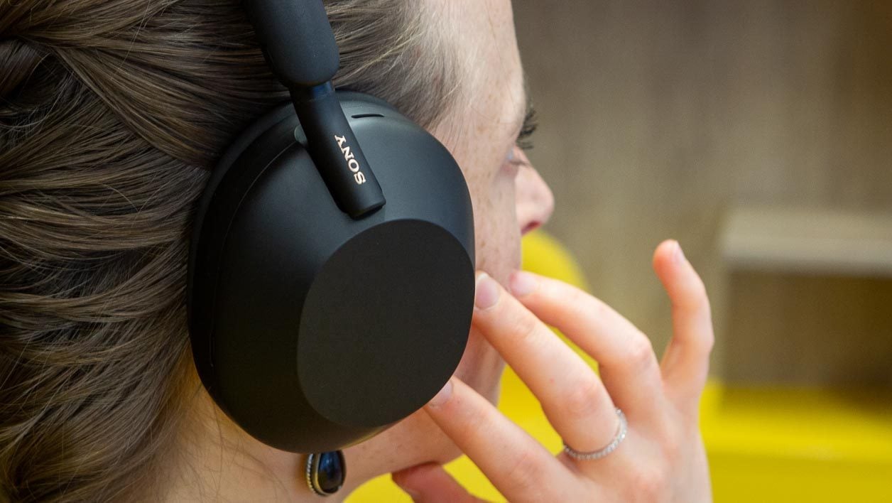 Test du casque audio WH-1000XM5 : Sony revoit son design et rend sa  réduction de bruit encore plus efficace