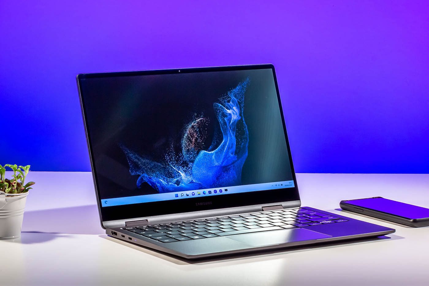 Samsung sort un PC tout-en-un avec écran incurvé - Le Monde Informatique