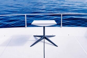 Starlink sur le pont d'un Yacht
