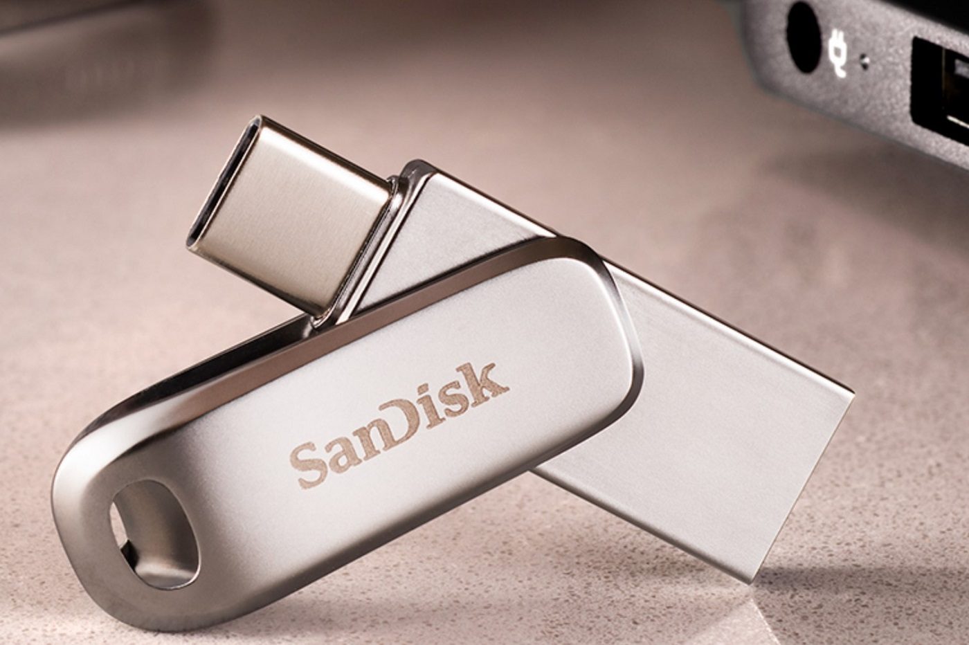 A -53%, la clé USB SanDisk 128 Go est plus agressive qu'à Black Friday