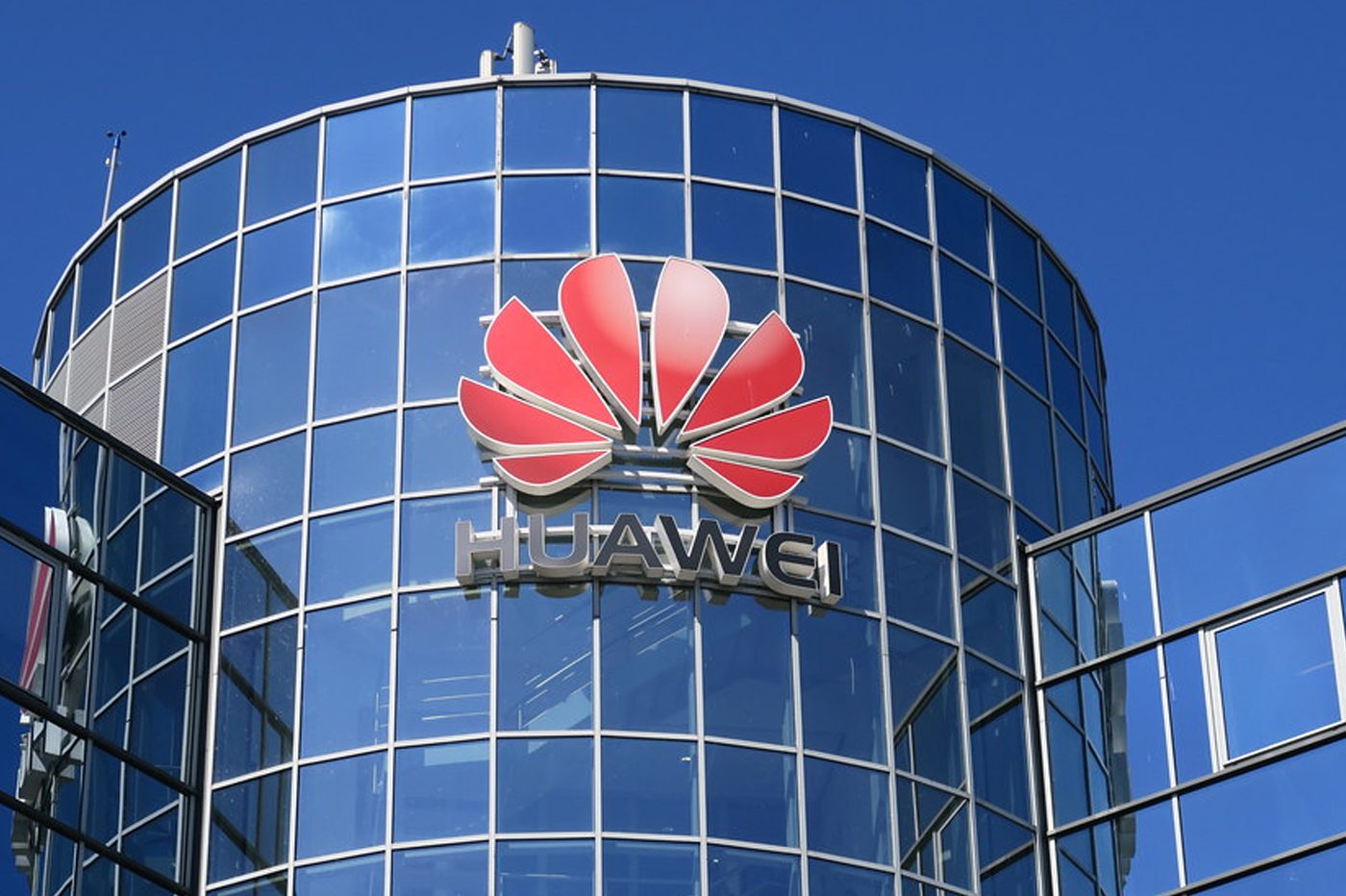 Le FBI soupçonne Huawei d’espionner des bases militaires américaines
