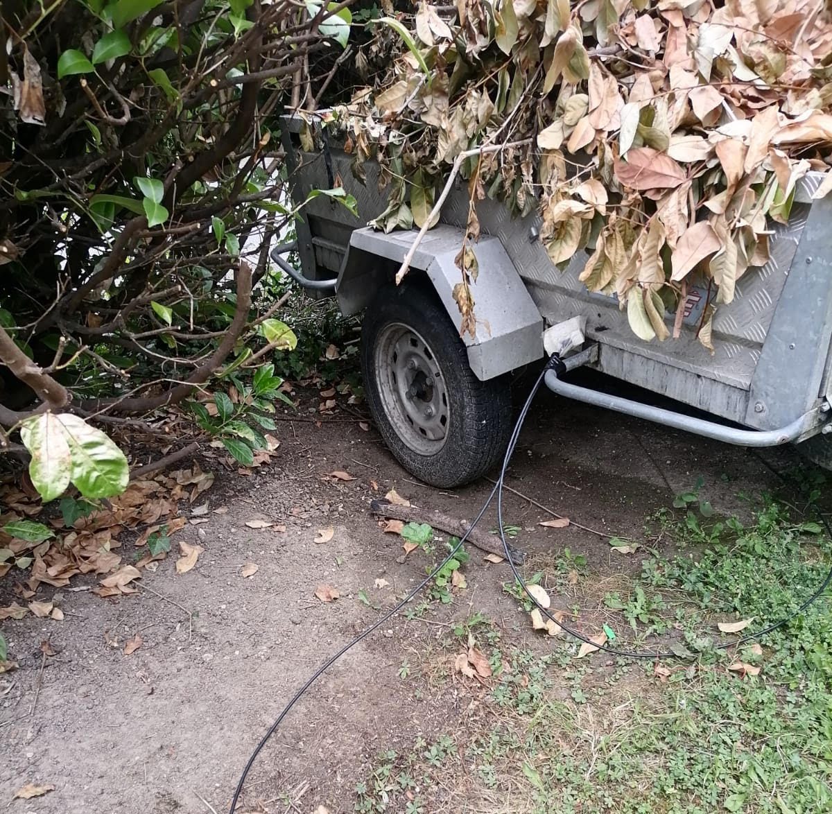 Un boîtier fixé sur une remorque. AVICCA