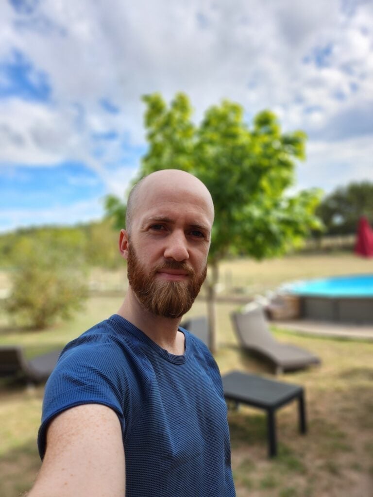 Selfie with portrait mode on the main angle camera