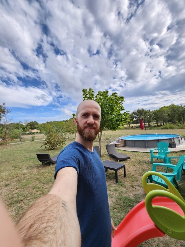 Selfie com câmera ultra-ângulo