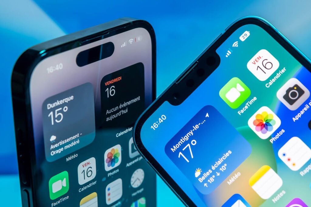 L'iPhone 14 conserve l'encoche des générations précédentes, contrairement aux modèles Pro.