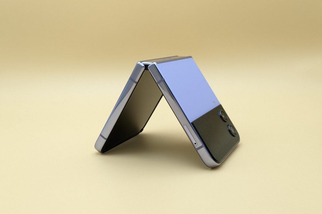 Samsung Galaxy Z Flip 4 SIM -карта