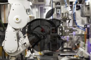 Le robot Daisy, d'Apple, peut démonter jusqu'à 1,2 million d'iPhone par an.