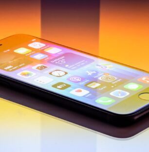 L'iPhone SE 2022 est la troisième génération du smartphone d'entrée de gamme d'Apple.