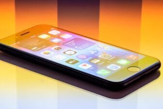 L'iPhone SE 2022 est la troisième génération du smartphone d'entrée de gamme d'Apple.