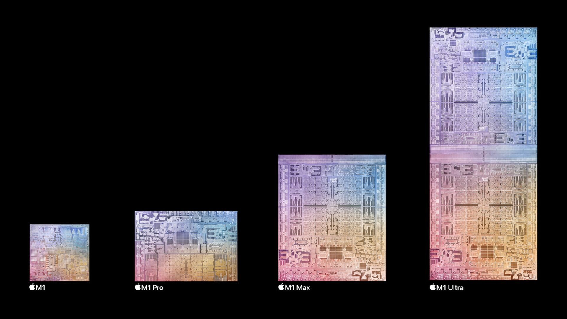 La gamme complète des M1. Le M1 « normal » est une puce solo, le M1 Pro est la fondation du M1 Max (ce dernier ayant une partie GPU étendue) et le M1 Ultra consiste en deux M1 Max collés côte à côte. © Apple
