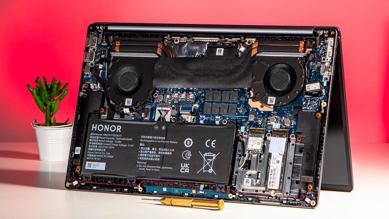 Honor doesn't cheat when it comes to cooling the MagicBook 16.