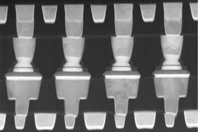 Vue en coupe d'un module de MRAM de MRAM produit par Intel.