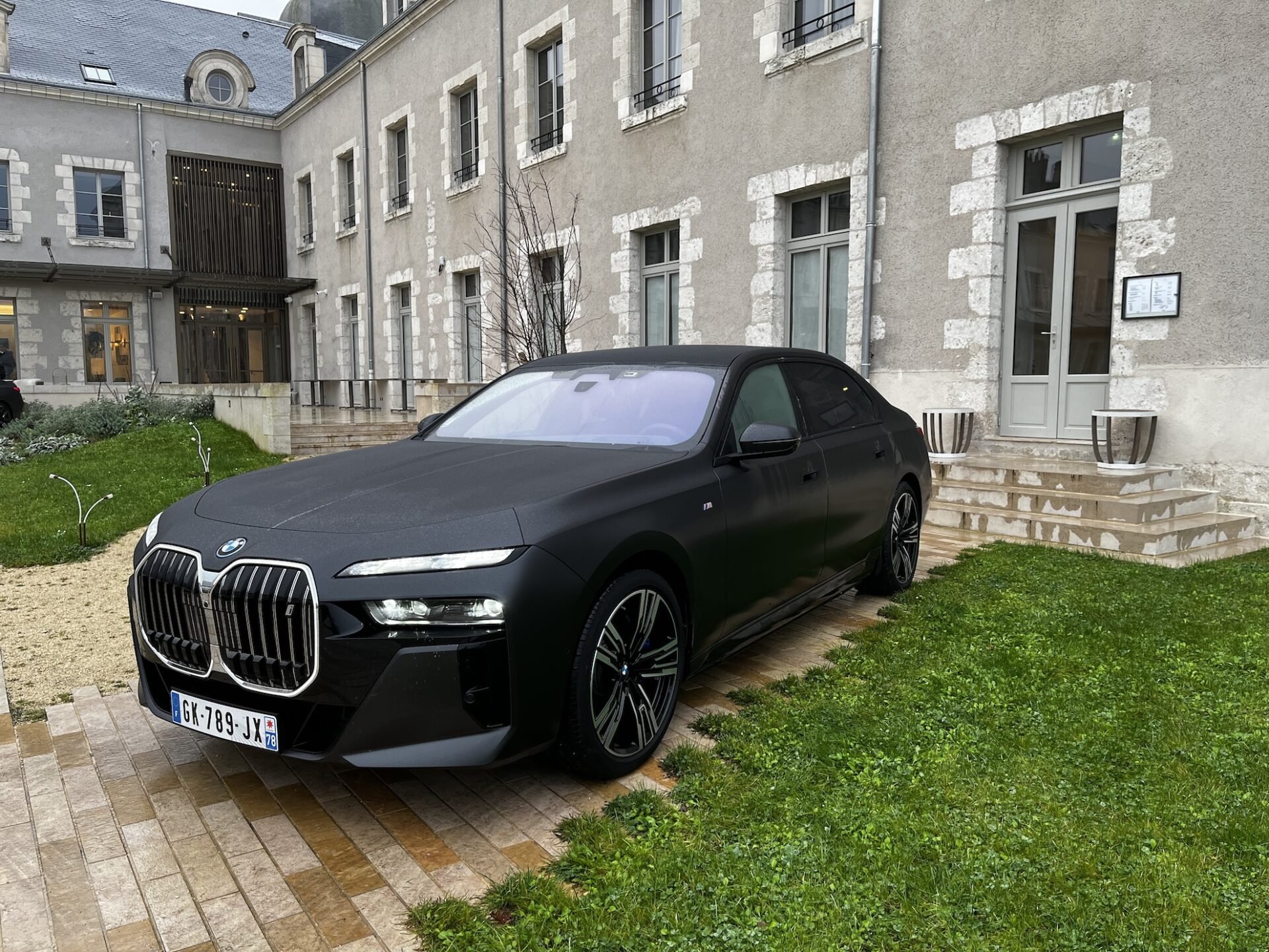 Test de la BMW i7 : est-on vraiment mieux assis dans une voiture électrique à 150 000 euros ?