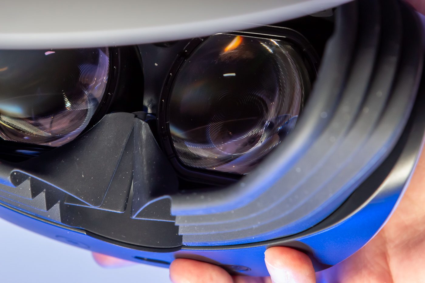 Test du Sony PlayStation VR2 : un casque puissant, accessible, mais trop  limité