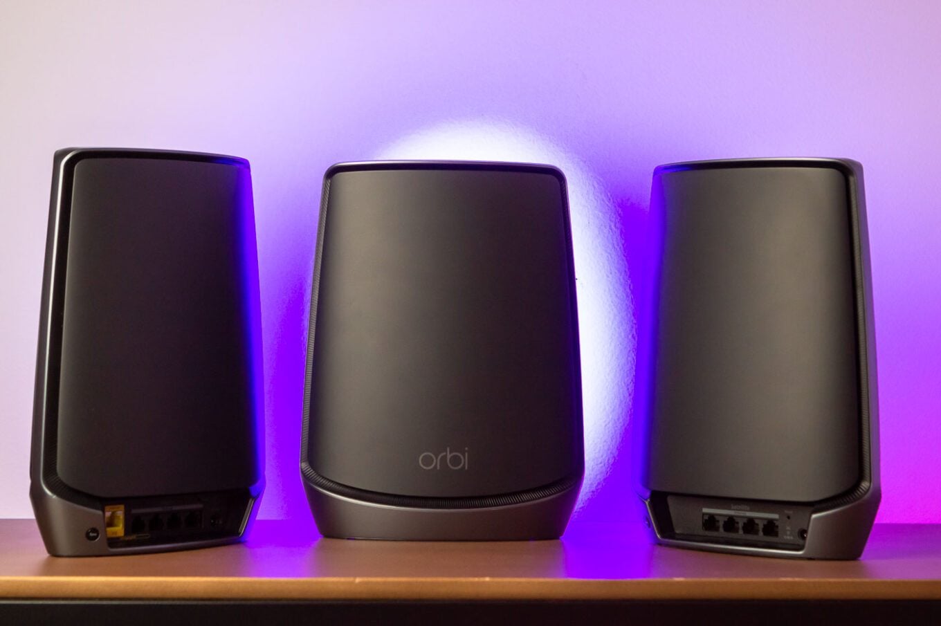 Les Orbi RBK860, de Netgear.