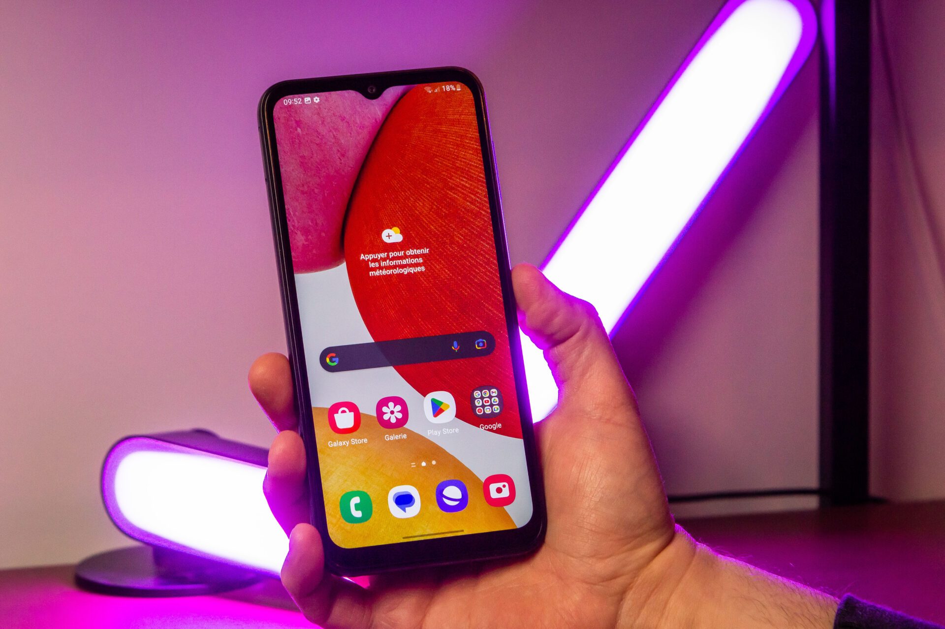 Test Galaxy A14 (4G) : que vaut le smartphone pas cher de Samsung ?