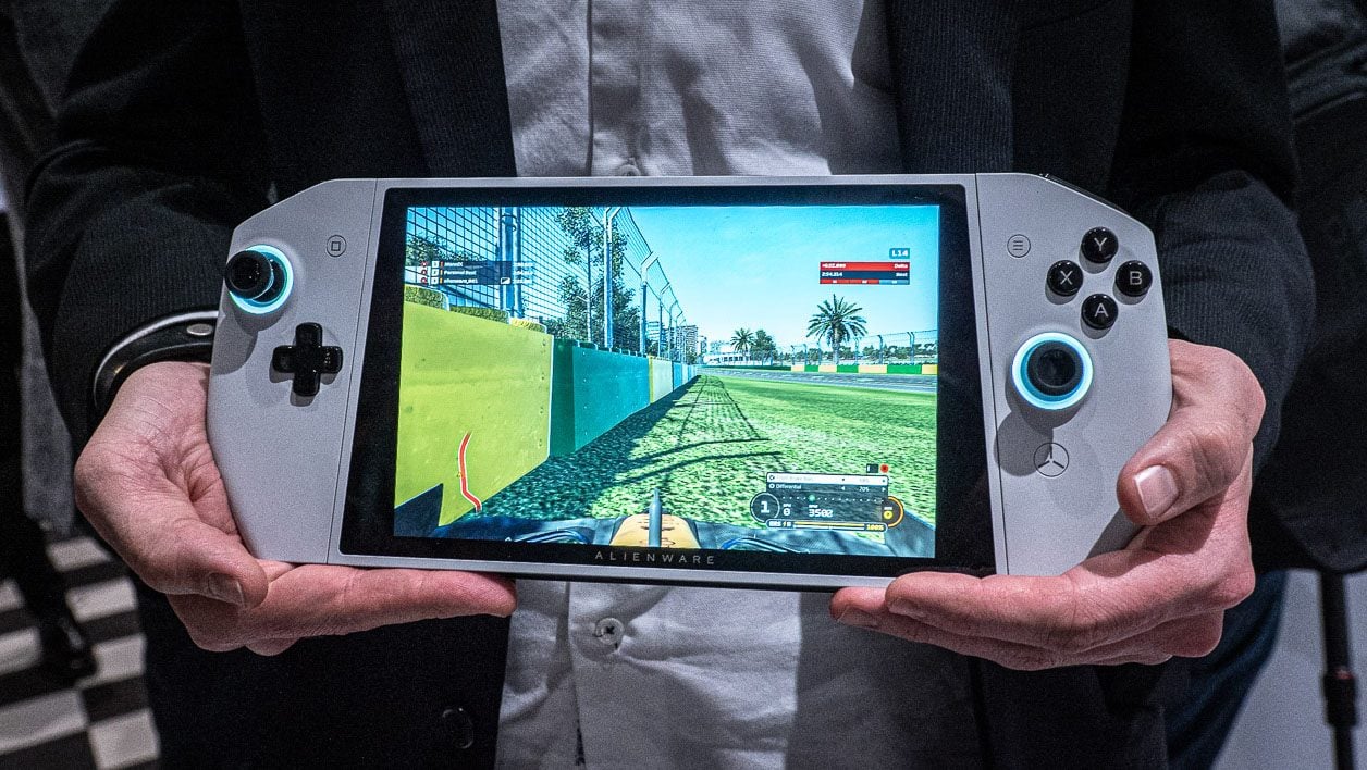 Présenté par Dell ici au CES 2020 de Las Vegas, l’Alienware UFO est un prototype de PC portable façon Nintendo Switch qui n’a pas vu le jour. Mais il préfigure bien de l’Asus ROG Ally. © Adrian BRANCO / 01net.com