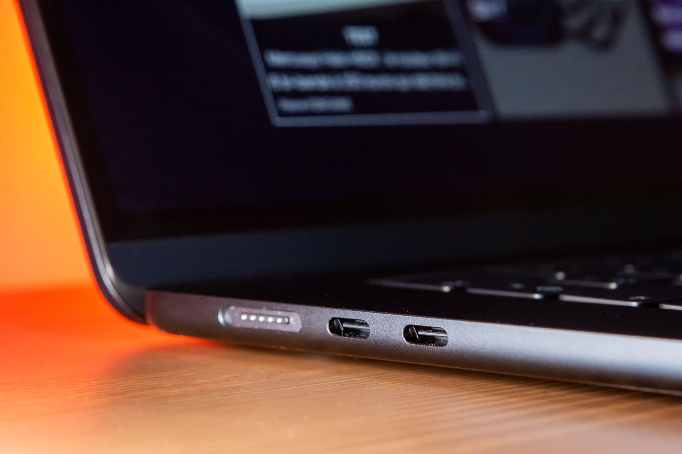 La connectique du MacBook Air 15 pouces est aussi minimaliste que sur le 13 pouces.
