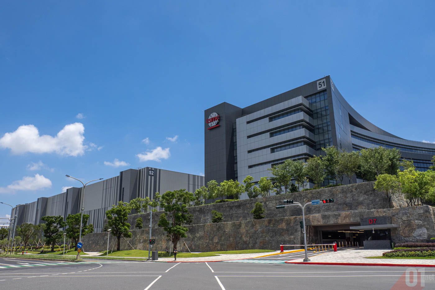 Construite à partir de 2018, Fab18 est pour l'heure le joyau de TSMC, la seule usine au monde capable de produire des puces en 3 nm. © Adrian BRANCO / 01net.com