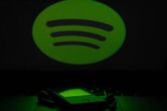 Spotify Podcast Bruit Blanc