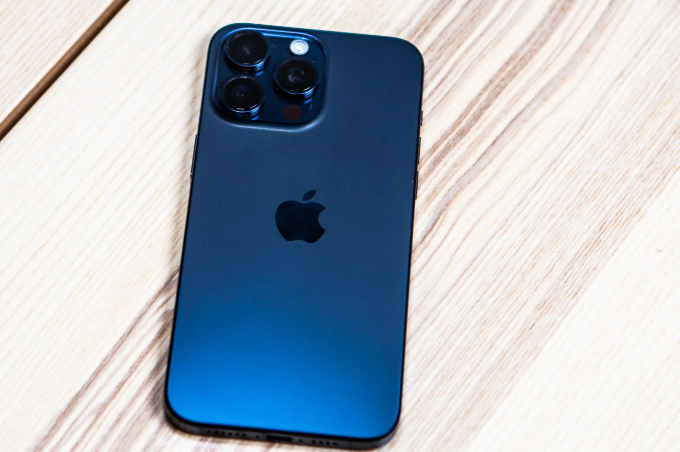 Le lancement de l'iPhone 15 Pro Max aurait été repoussé en raison