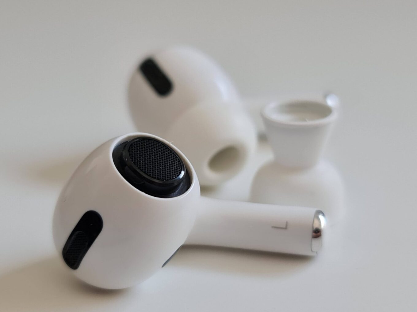 Comment faire pour nettoyer une paire d'AirPods Pro sans danger ?