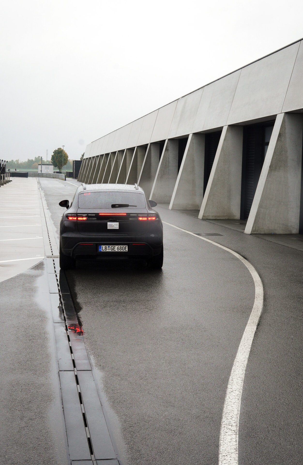 Porsche Macan Electrique A Bord