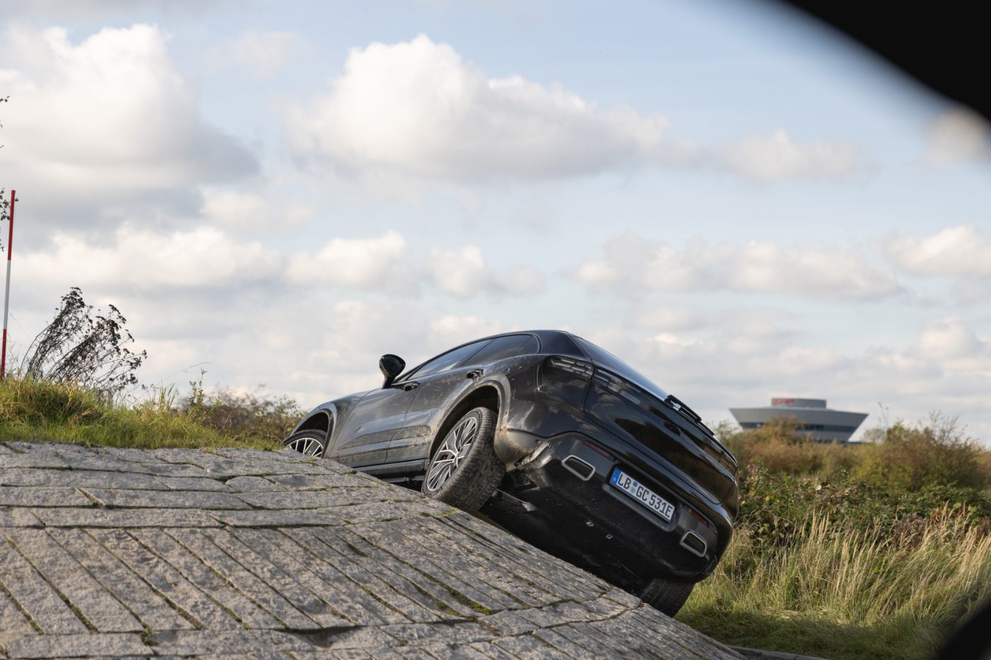 Porsche Macan Electrique Franchissement