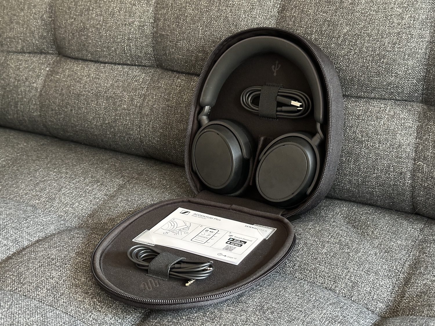 Sennheiser Accentum Plus 6