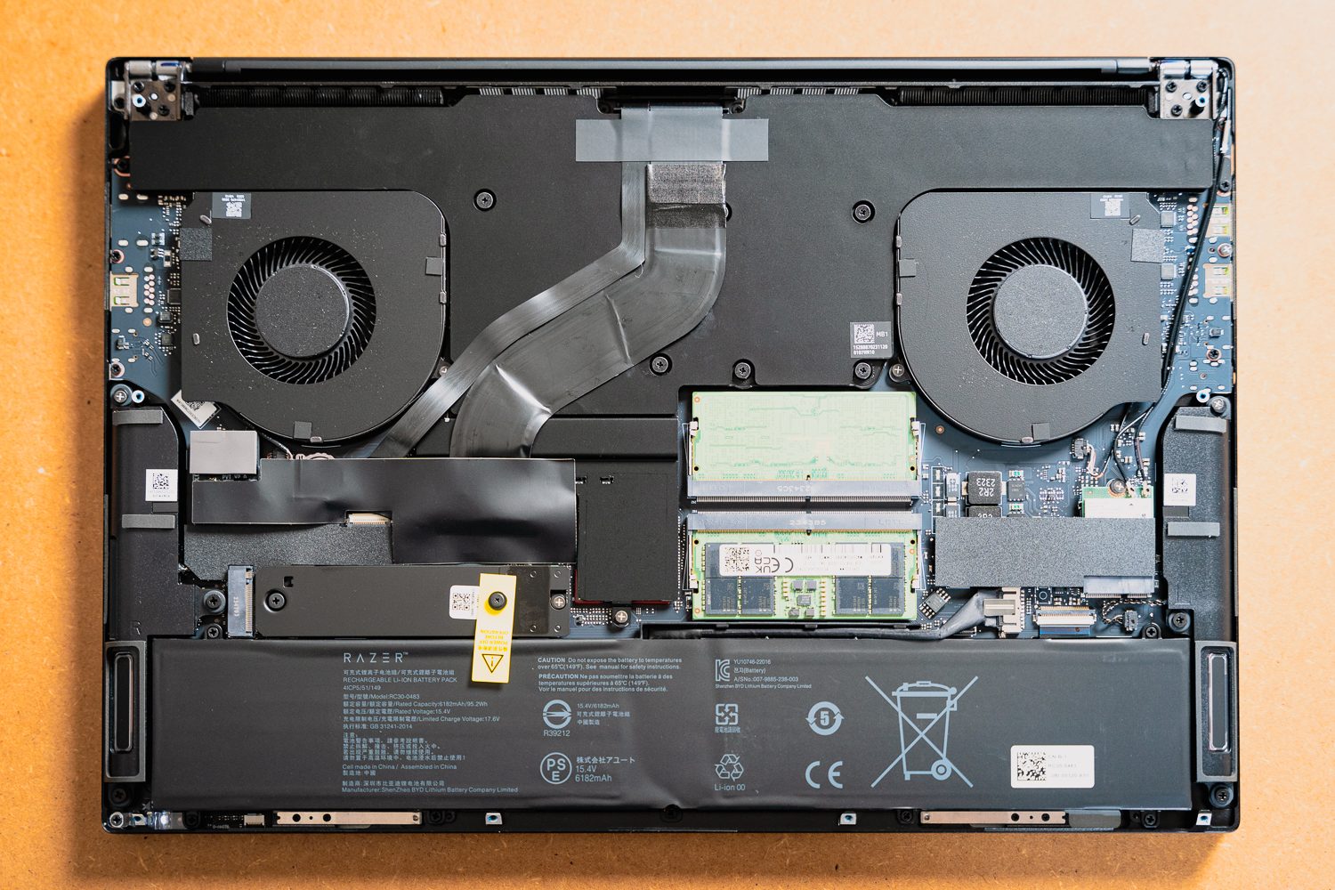 Razer Blade 16 (2024) 15 Dsc06404