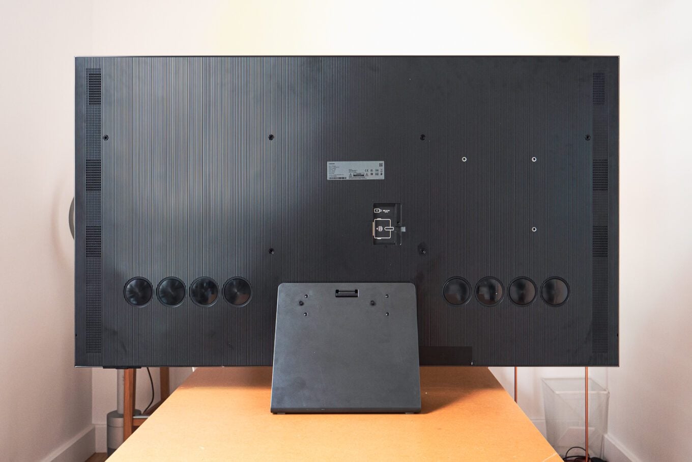 Samsung 65S95D : on a testé le TV OLED qui fait disparaitre le plus
